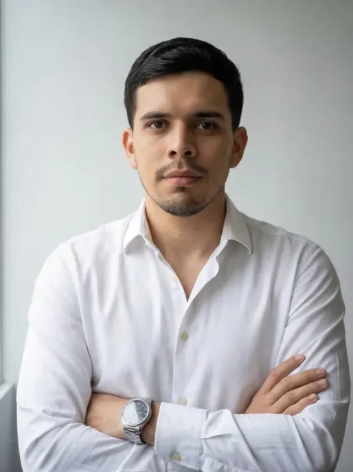 Steven Fierro, Fundador y CEO · Ingeniero Industrial de TrackVa